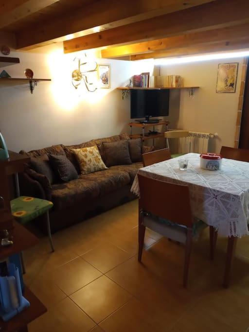 Loft Sotto Il Vulcano, Con Posto Auto Privato Zafferana Etnea Exterior foto